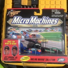 MICRO MACHINES Dueling Drivers JEFF GORDON vs BOBBY LABONTE Winners Circle 1999