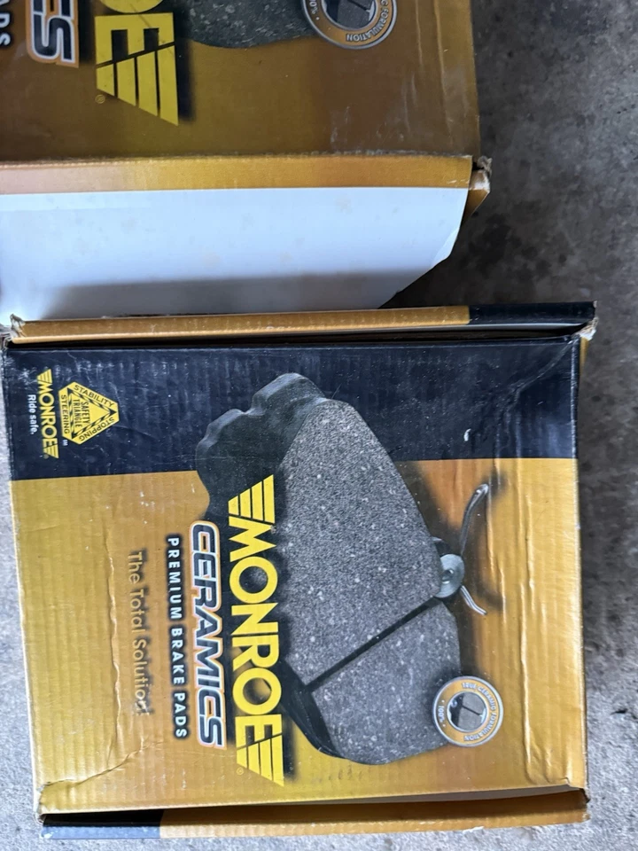 Pastillas de freno delanteras y traseras Nissan Xterra (compradas originalmente para el año modelo 2007) Foto 2 de 4