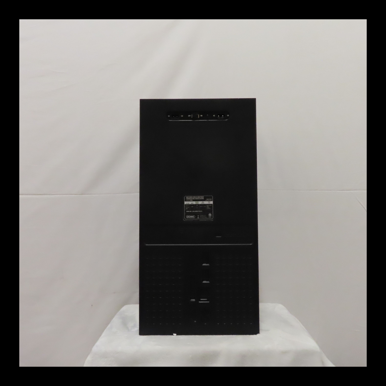 Xbox Series X Replica Mini Fridge Thermoelectric Cooler Black (U