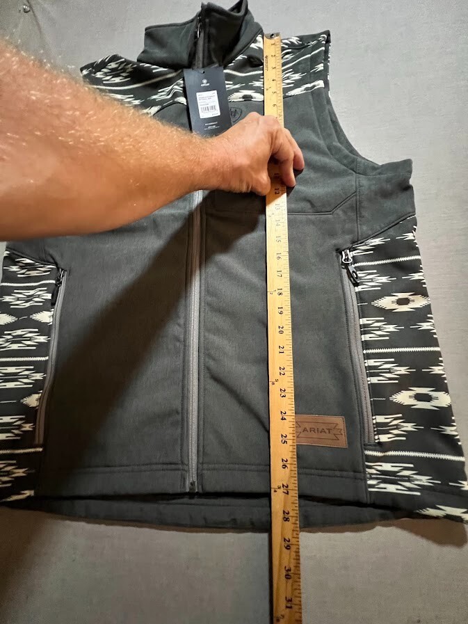 ARIAT Chimayo Softshell Vest Large Full Zip Gray White Sleeveless Logo