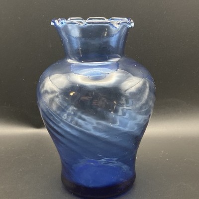 Vintage  Anchor Hocking Blue Optic Swirl 6'' Glass Vase w/ Scallop Rim Art Decor