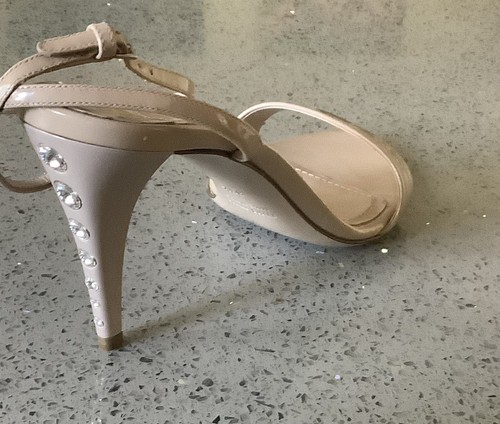 Miu Miu Nude Patent Leather Heel One shoe Right New Sz 39 1/2 Swarovski Crystal - Picture 6 of 10