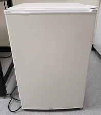 Fisher Scientific -20 freezer WHITE Model 97-926-1 IN VERY GOOD, CLEAN CONDITION