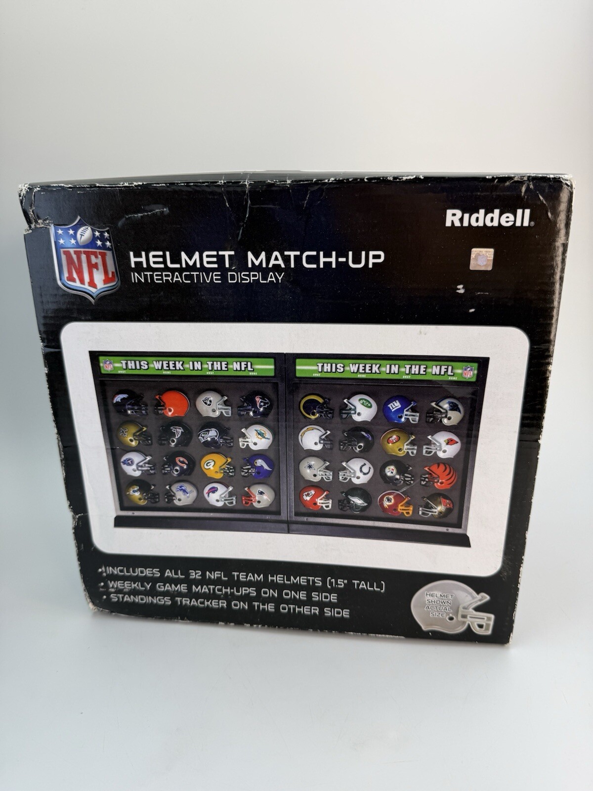 Matchup Interactive Display W/ 32 Mini Helmets Riddell Standing Track