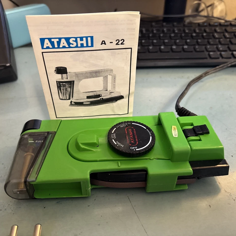 Portable Travel Atashi Tourist Mini Iron 120-240V-w/ Carry Case A-22 Work - Image 2 of 4