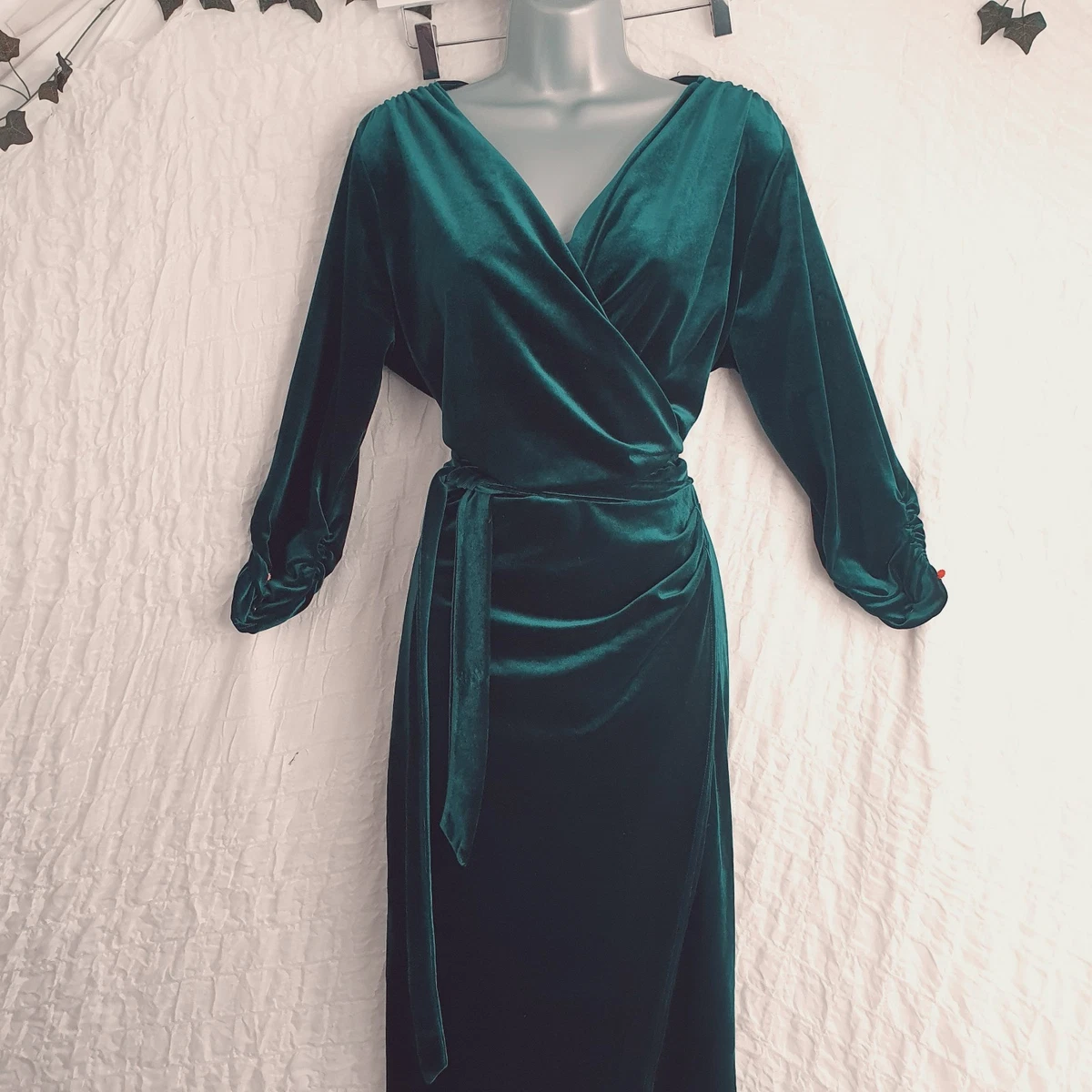 quiz green velvet dress Quiz Green Velvet Bardot Midi Dress - 8