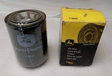 New Genuine John Deere Oil Filter T19044