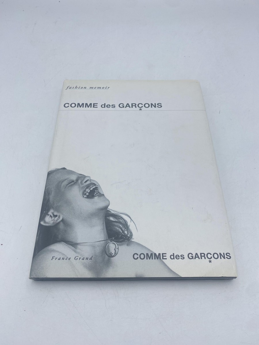 COMME des GARÇONS フランス語版 Amazon.co.jp: Comme des Garcons : 本