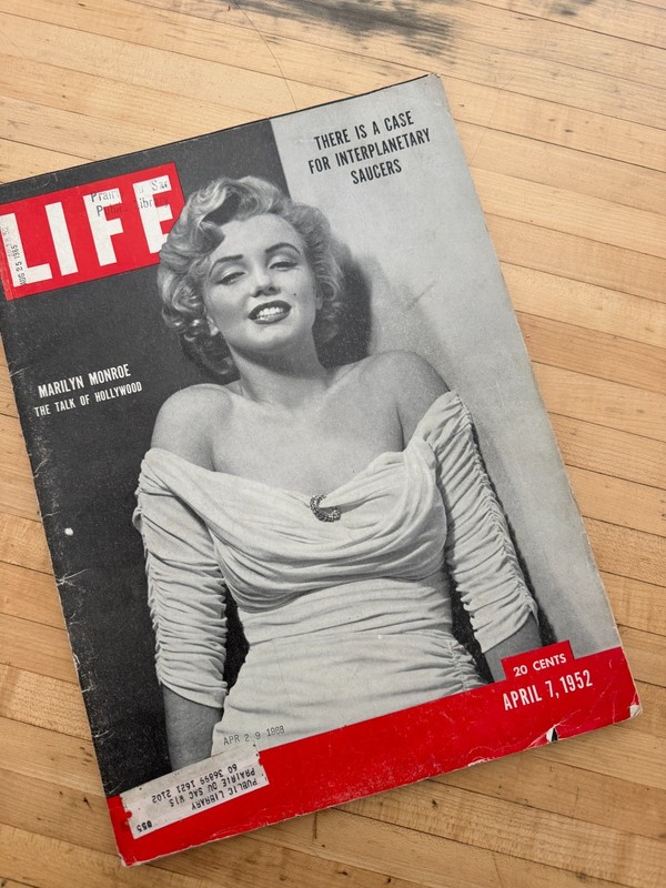 LIFE magazine April 7 1952 with Marilyn Monroe - The Talk of Hollywood /  UFO