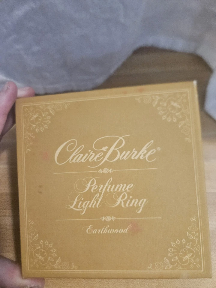 Vintage Claire Burke Perfume Anel Leve com Anel Perfume e Conta-gotas 1981 - Imagem 2 de 2
