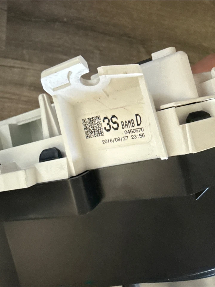 Mazda CX-3 2017-2018 velocímetro KPH cuadro instrumental D23C55430 OEM/36 Foto 4 de 4