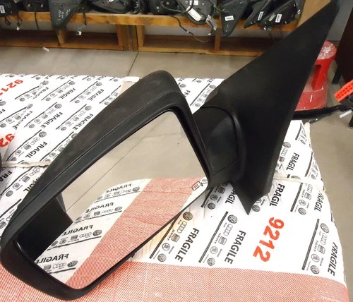 2003-2006 Ford Expedition   SideView Mirror Assembly   Left Side Door