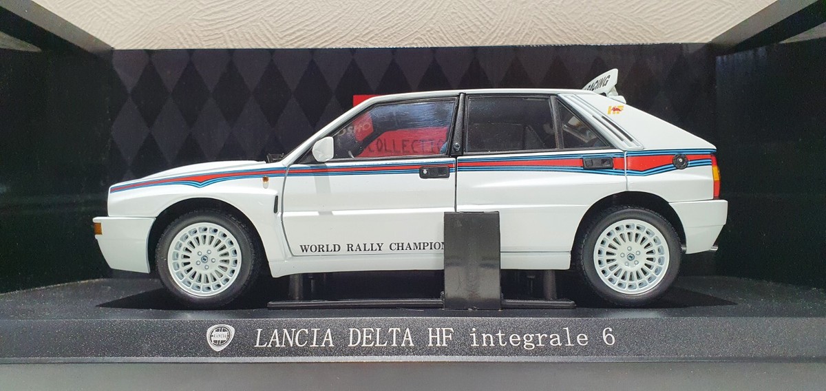 1/18 Kyosho LANCIA DELTA HF INTEGRALE 6 White Martini rally