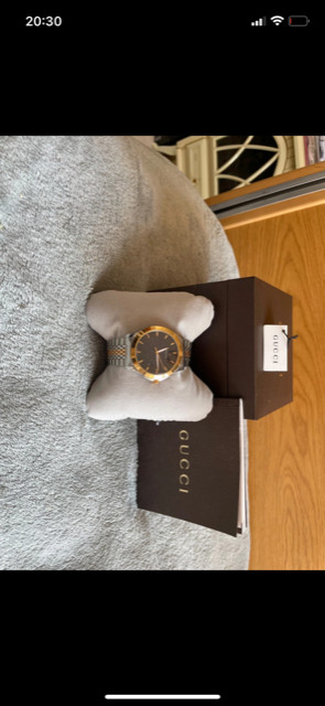 Men Gucci Watch Gold & Silver - Brand New Comes in Box & Papers & Service Papers
