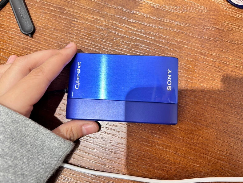 Sony Cyber Shot DSC-TX1 10.2MP 4x Zoom Digital Camera Blue - Like New  