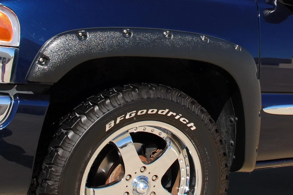 Lund RX-RIVET STYLE 4PC T Fits 2007-2014 GMC Sierra 2500 HD Fleetside, 2007-2014 - Изображение 3 из 4