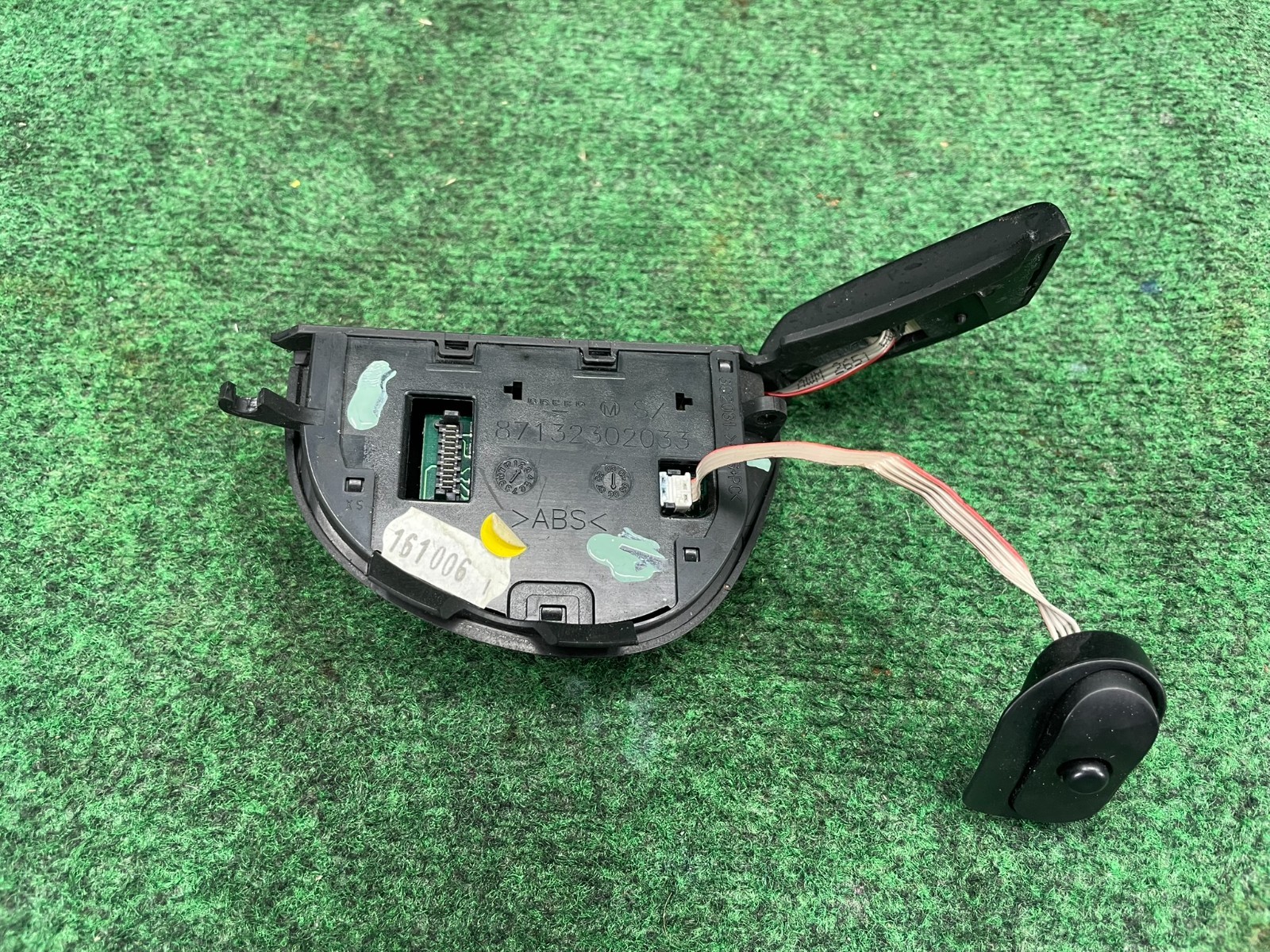 🛑 04-19 Maserati GranTurismo M145 Left Side Steering Wheel Button Switch OEM