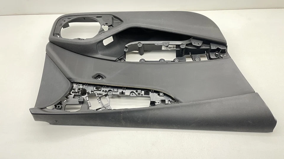 Cubierta del panel interior de la puerta delantera izquierda negra OEM #8W0867133 AUDI A4 2017-2020 Foto 3 de 4