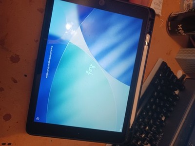 Apple iPad (8th Generation) A2429 32 GB, Wi-Fi + 4G, 10.2 in