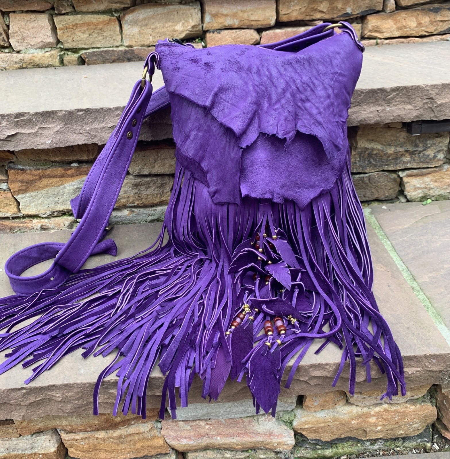 Bolso Bandolera Suave PÚRPURA, Cuentas, Borla de Plumas, Flecos Largos EE. UU.!