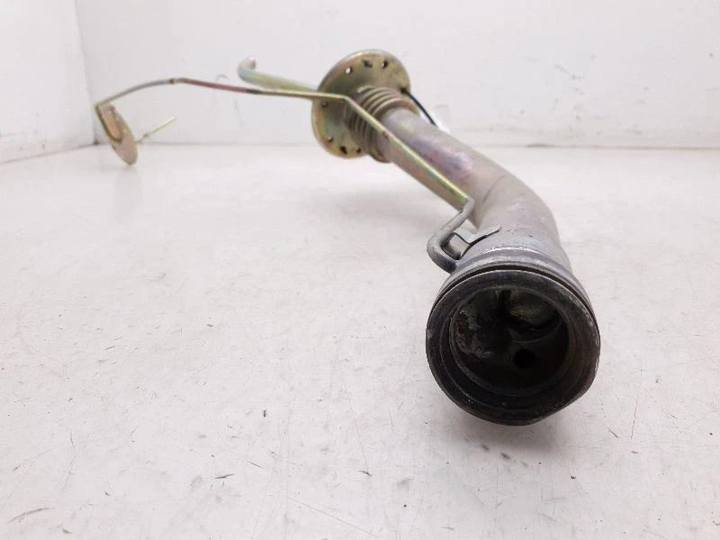 Lexus LS400 1990 cuello de llenado de combustible Foto 4 de 4