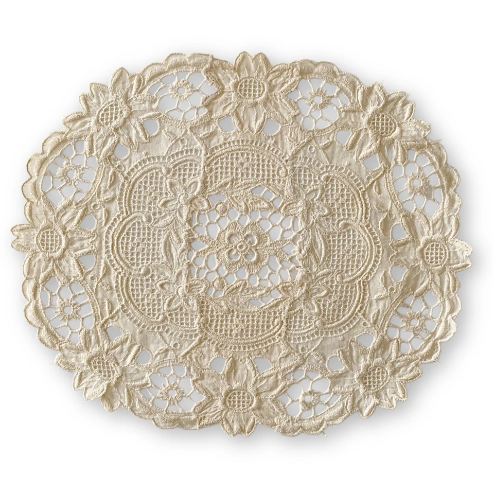 Guardanapo oval antigo art déco creme marfim branco algodão crochê renda floral - Imagem 2 de 4