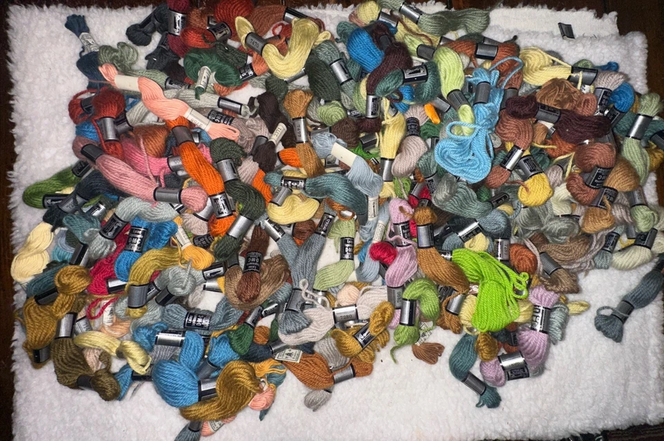 DMC Laine Wool Yarn Tapisserie Colbert Floralla DMC Needlepoint Thread Lot 170 - Image 2 of 4