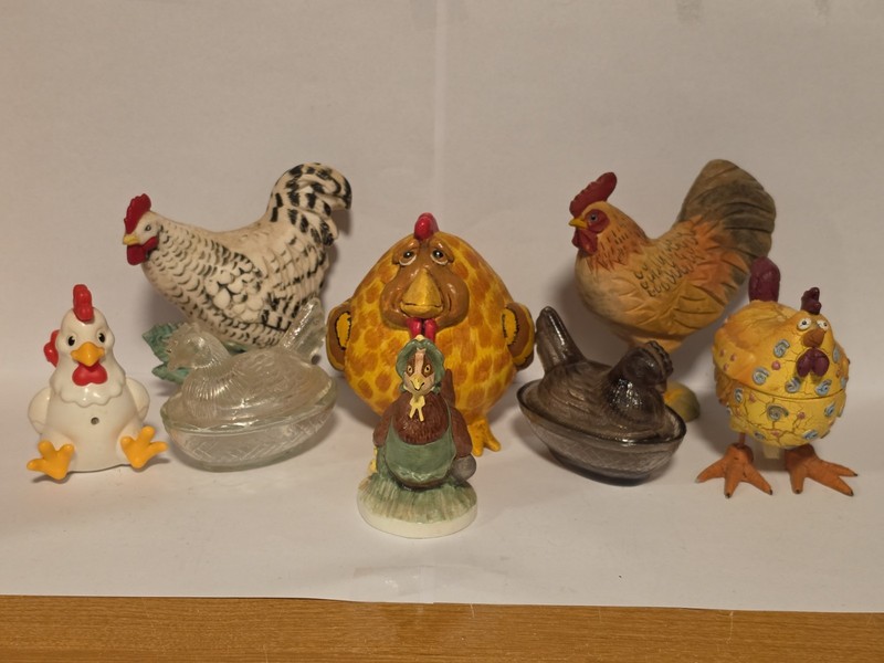 Lot Of 8 Chicken Hen Figures Dishes Glass Ceramic Wood