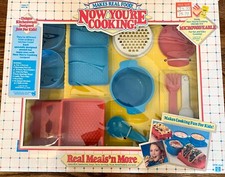 Vintage 1988 Hasbro Now You're Cooking Kitchen Playset Real Meals  N More 4496