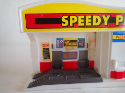 Vintage SPEEDY PIT SHOP GAS STATION Plastic Play Set, Automobile