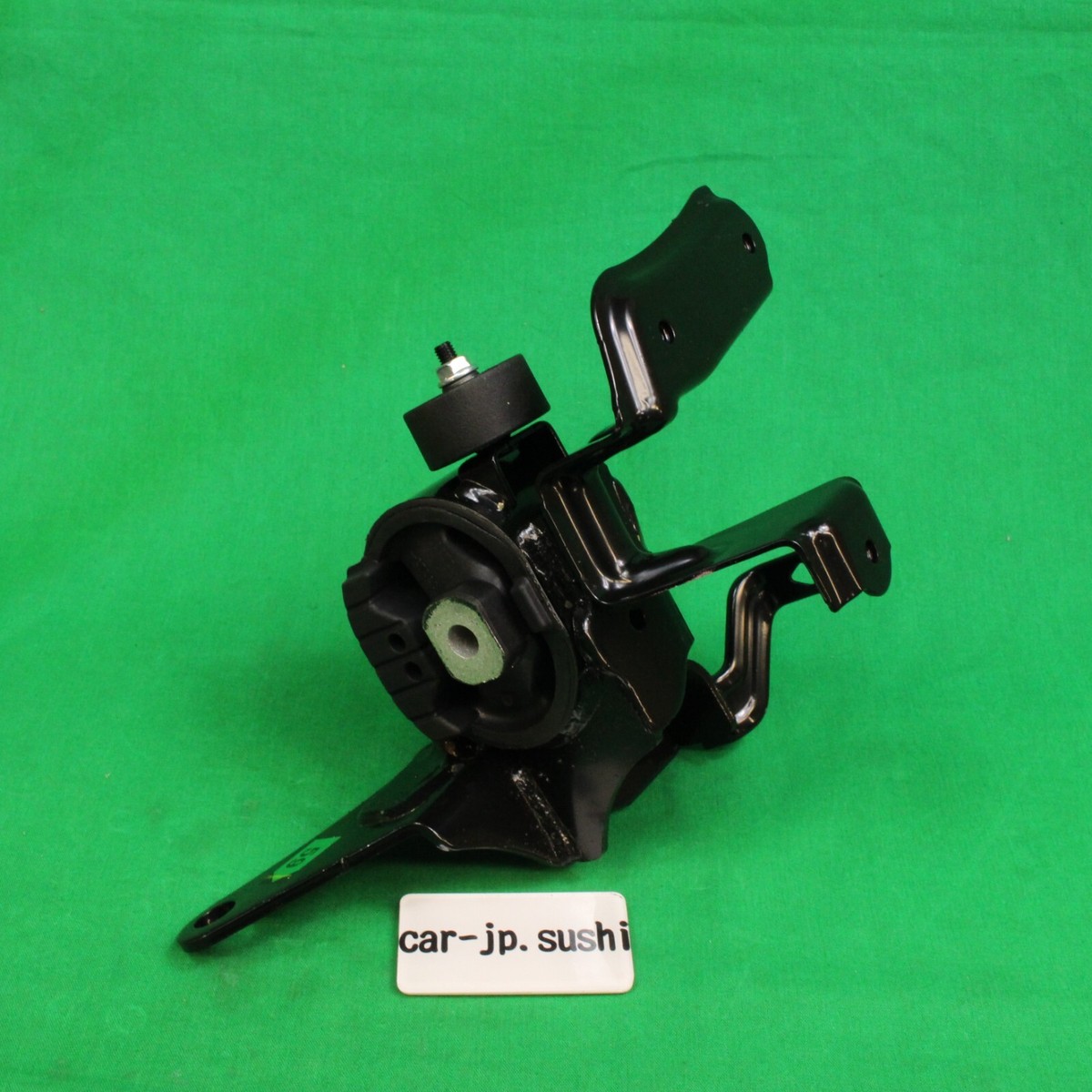 れ 2023-2024 Toyota Corolla Cross Right Engine Mount Insulator