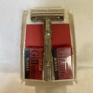 VTG Gillette Adjustable Safety Razor With Plastic Case - Blades - K4