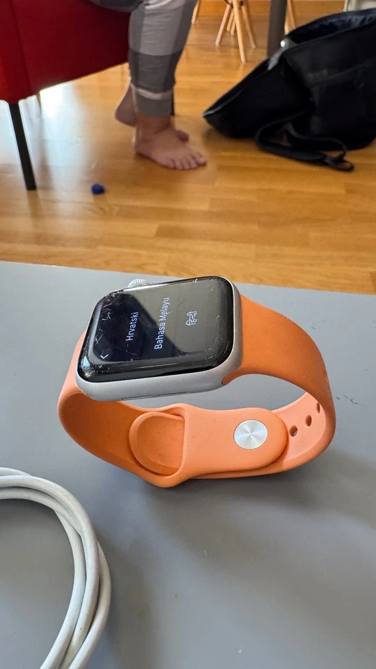 Apple Watch SE 2nd Gen GPS 100% Working Condition - Imagen 4 de 4