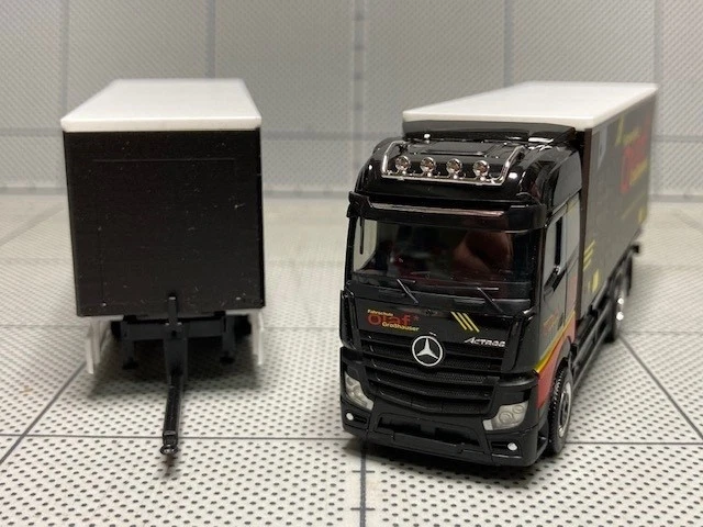 1/87 Herpa Mercedes Benz Actros Tandem-HZ "Driving School Olaf GroBhauser" - Photo 4/4