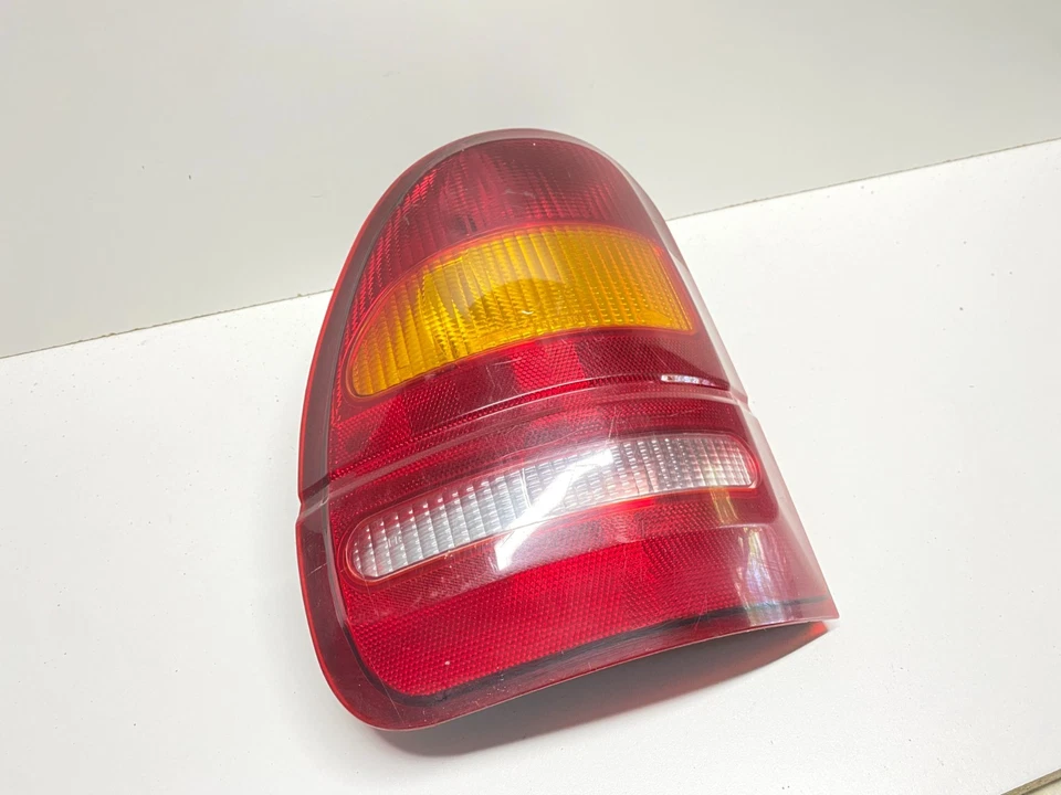 1995 - 1998 FORD WINDSTAR LANTERNA TRASEIRA ESQUERDA QTR PAINEL MONTADO FABRICANTE DE EQUIPAMENTO ORIGINAL, 166-01555 - Imagem 4 de 4