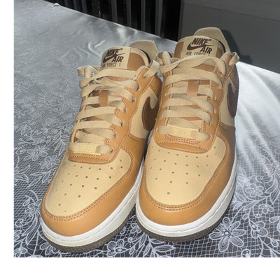 Nike Air Force 1 Low Top Tan Brown Lace Up Basketball Sneakers Athletic Shoes