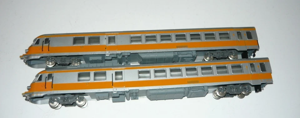 Jouef -lot motrice et fausse motrice Turbo - train épave    ech ho  - Photo 2/4