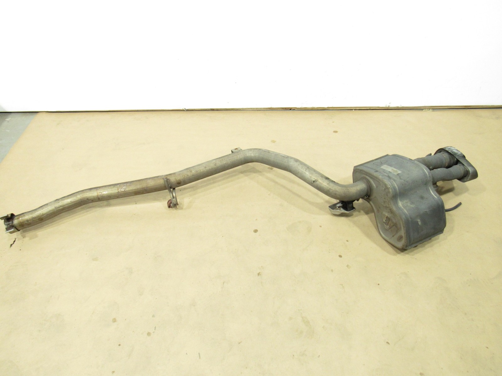 14-19 Maserati Quattroporte 2016 3.8L Rear Right Exhaust Muffler Pipe Tip ;:M