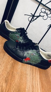 gucci panther sneakers