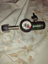 MADA MEDICAL OXYGEN TANK REGULATOR r-1833 8g 0-8 lpm
