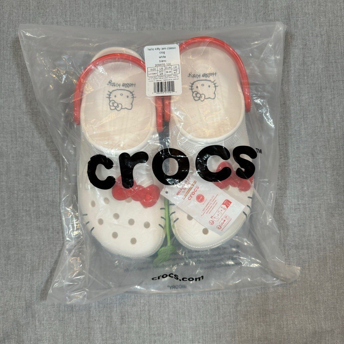 Womens Crocs Hello Kitty Classic Clog Shoes size 9 (also mens size