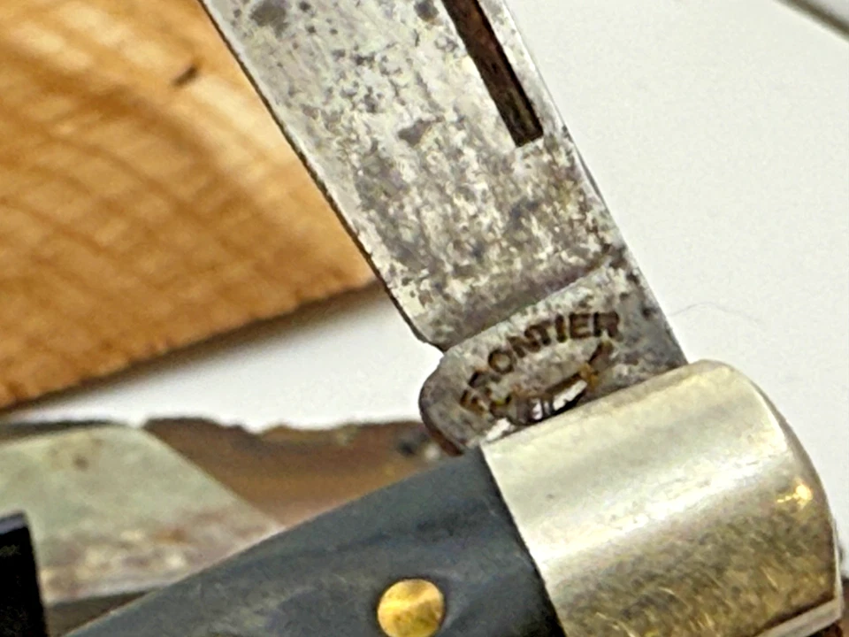 Vintage Frontier (by Imperial) 41P4 2 blade Jack Knife w/rubber handle--2154.25 - Image 3 of 4