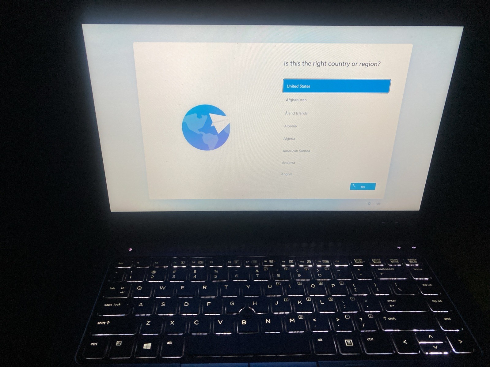 HP EliteBook, 14-Inch Laptop, with Intel, 256 GB SSD (Solid State Drive), Windows 10 Home