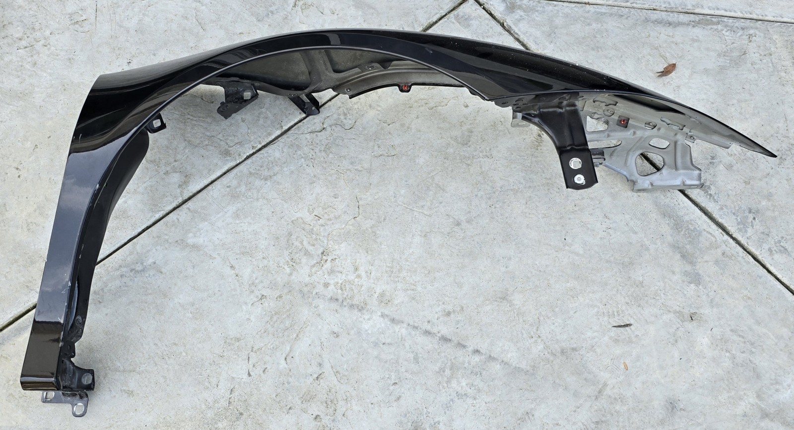 Ferrari SF90 Stradale Front Fender RH side (NO Shield) OEM 985830985