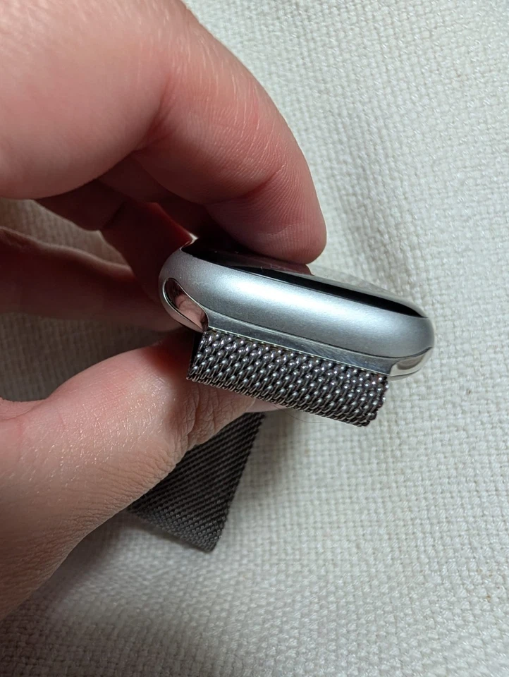 Apple watch serie 9 41mm avec bracelet métallique argenté et boitier argenté - Photo 4/4