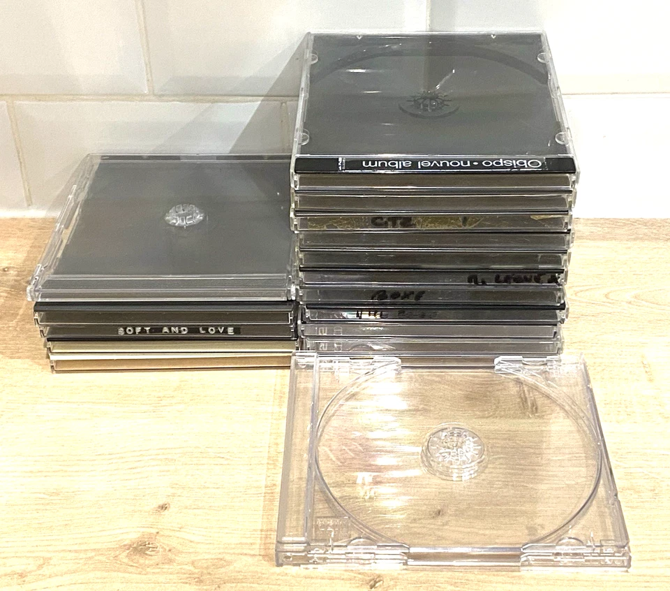 ✅Boîte CD de Musique et DVD - Lot de Boîtes et Support Occasion en bon état - Photo 1/1