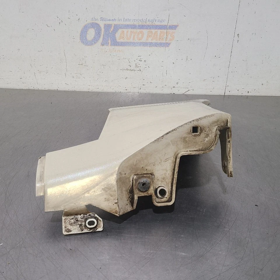 04 2004 Lexus LX470 guardabarros delantero moldeado crema pasajero derecho Foto 2 de 4