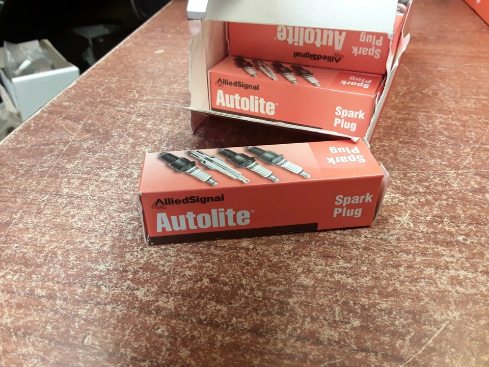 10 bujías AlliedSignal Autolite 308 Foto 2 de 3