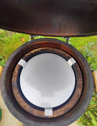 MINI SCHWEIN BLUEY 23" HITZEABWEISER Ideal für indirektes Kochen und Low & Langsam... - Bild 2 von 7