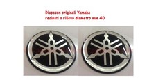 2 adesivi tre diapason originali Yamaha resinati a rilievo diametro mm 40